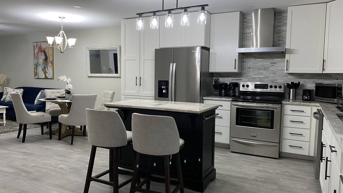 Whitfield House | Stylist Sarasota Home near Downtown, Beaches, Airport