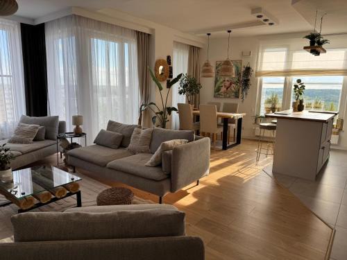 Piecki-Migowo Apartment | Stylowy Apartament - Central Park - Widok na Miasto - 11 Piętro - Słoneczny