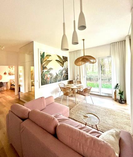 Poznan Apartment | Stylowy apartament z prywatnym ogrodem, widokiem na park i parkingiem - Red Park Poznań