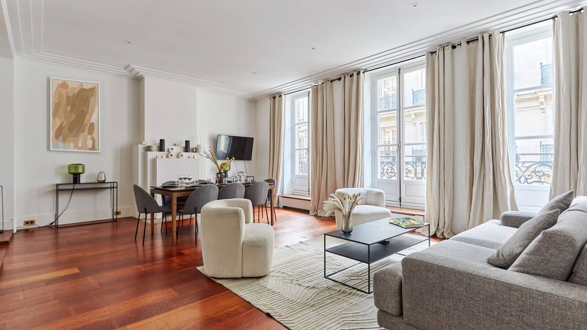 2nd Arrondissement Apartment | Sublime 3 Bedroom Flat Palais Royal Bourse