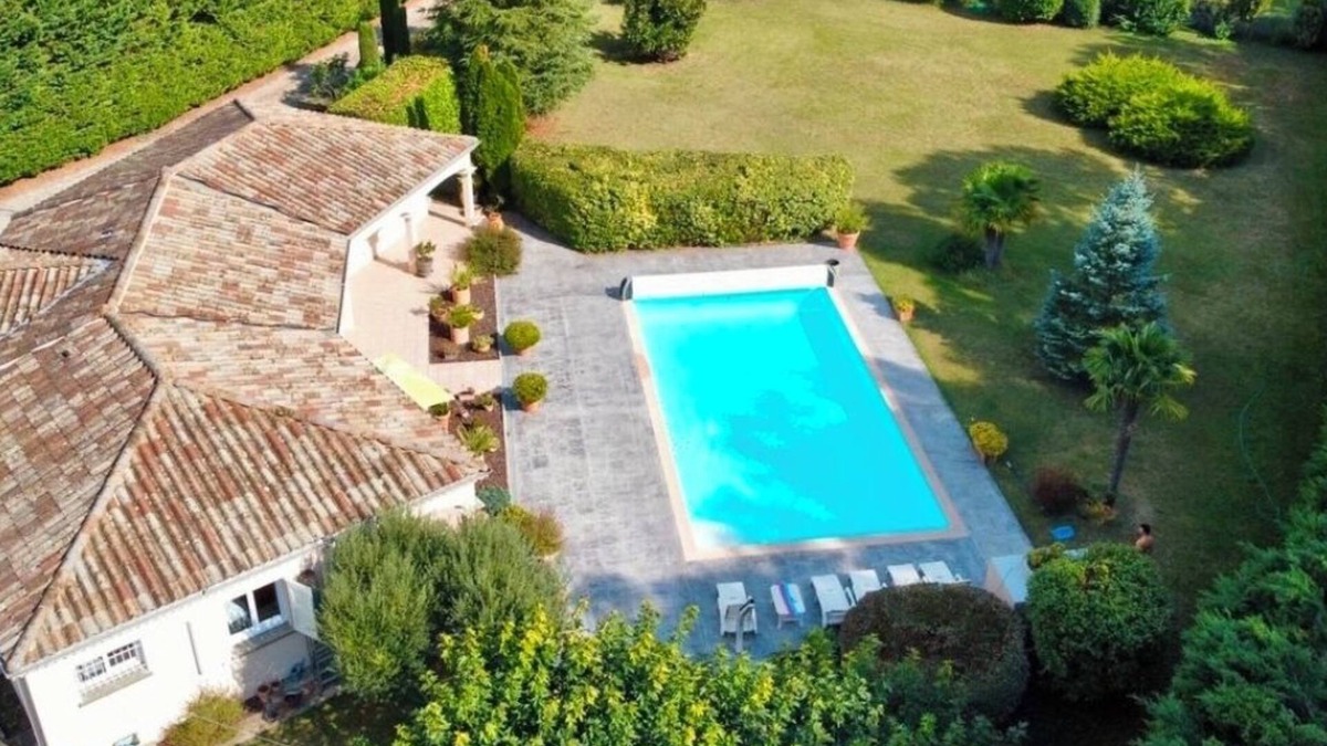 Bourg-de-Peage Villa | Sublime air conditioned Villa - huge swimming pool inside a large park