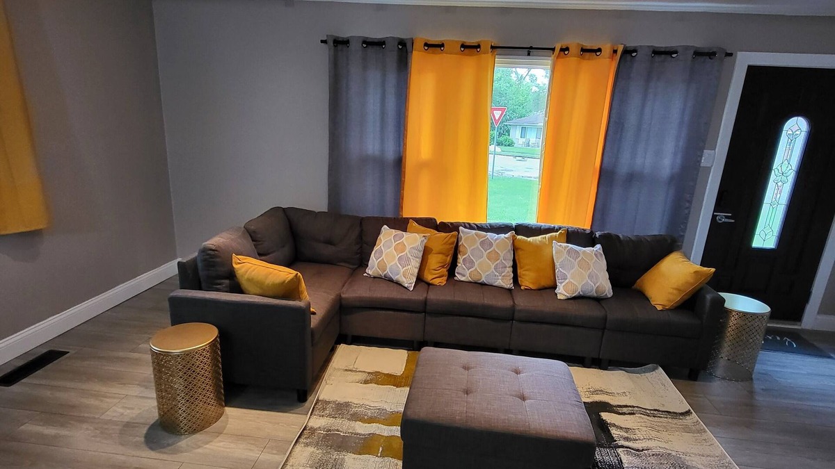 University Park House | Suburban area with King Bed Comfy 3 bedroom home