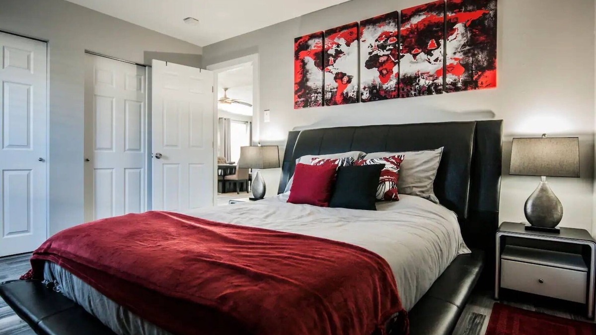 St. Peters House | Suburban Dream 3-Bedroom Home - 18 mins to STL