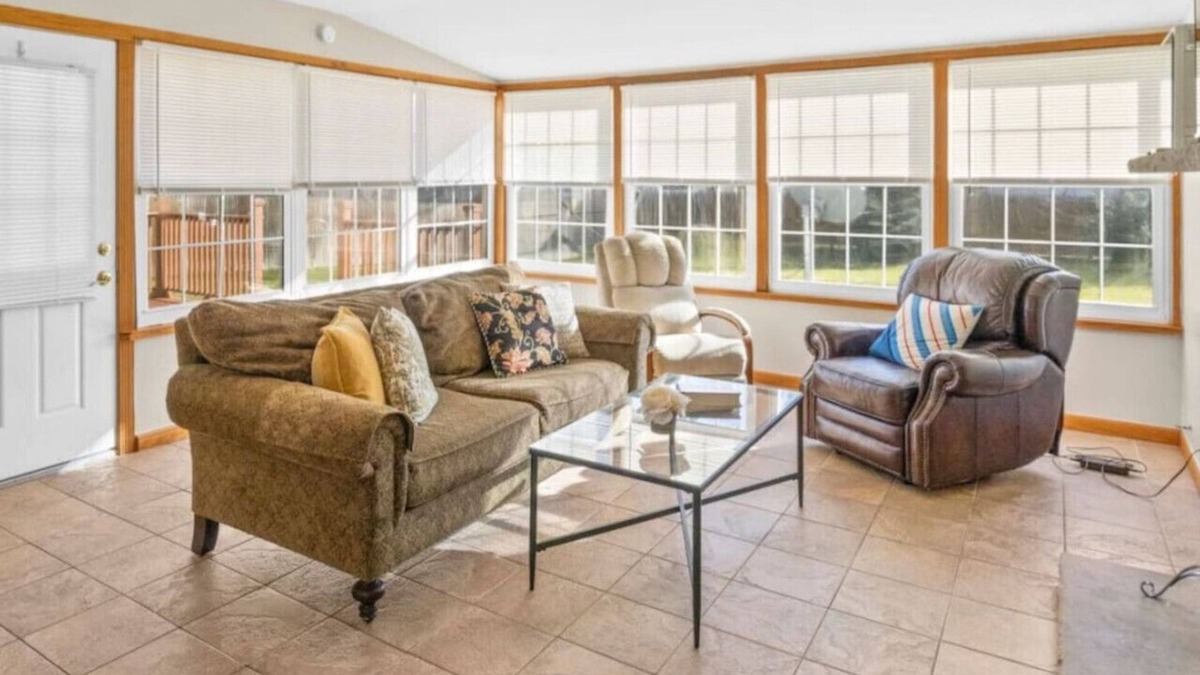 Chili Center House | Suburban Family Friendly 4 BR!