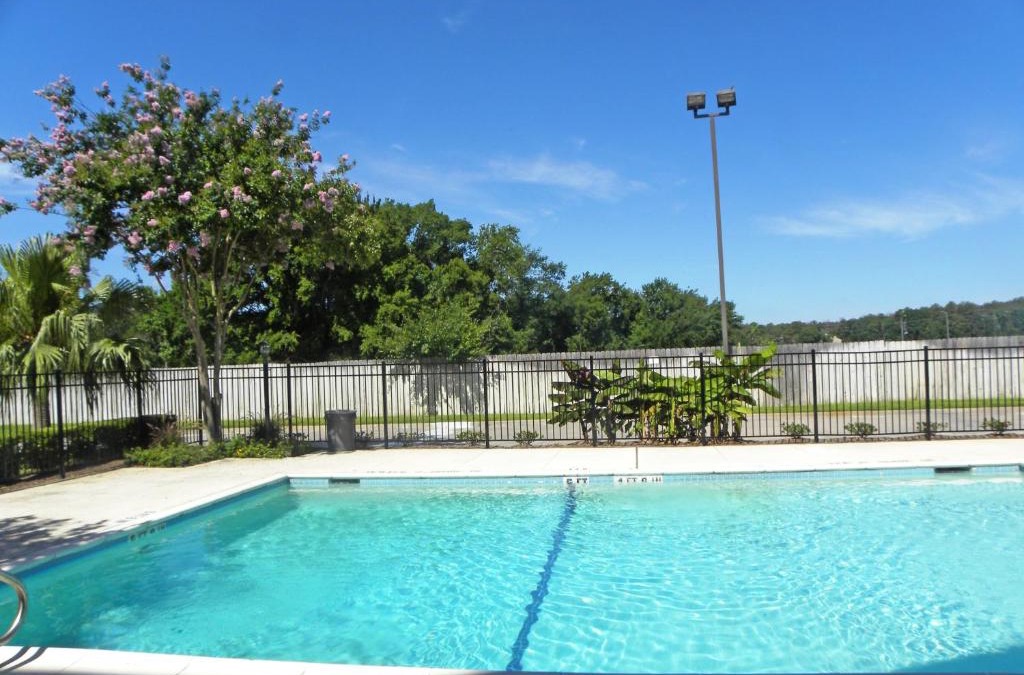Greater Greenspoint Hotel | Suburban Studios Houston North I-45