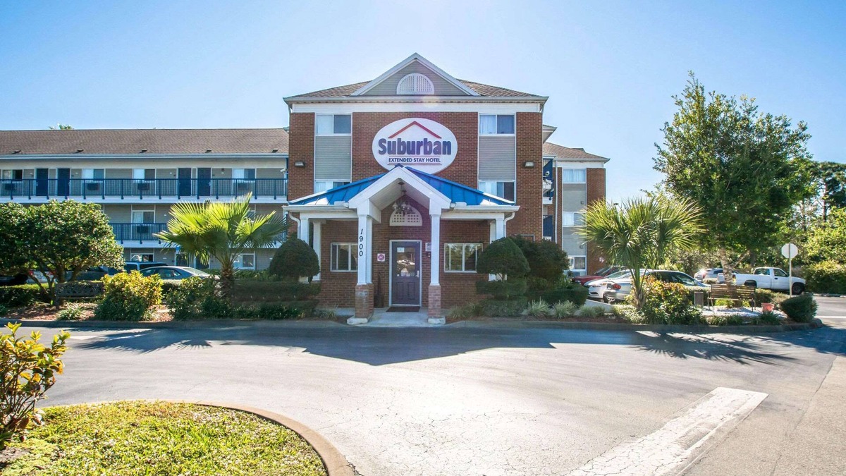 Stuart Hotel | Suburban Studios Stuart near Federal Hwy 1