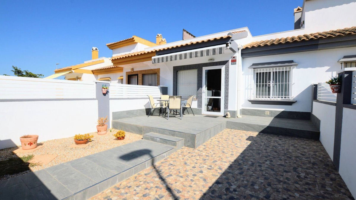 Sucina House | Sucina 2 Bed walking distance of tow
