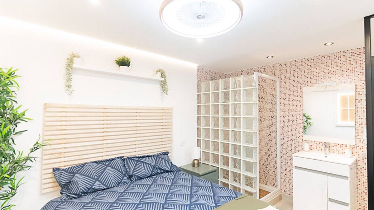 Simancas Bed & Breakfast | Sucre: Room with comfort and Bolivian essence in Madrid