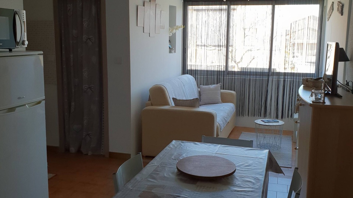 Valras-Plage Apartment | Sudio cabin for 4 people of 25 square meters renovated in early 2019.