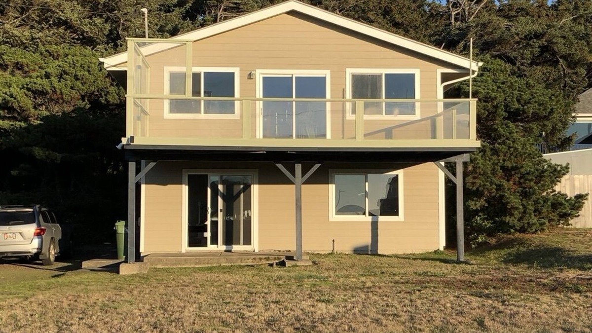 Florence House | Sue's Dream with Beautiful Ocean Views