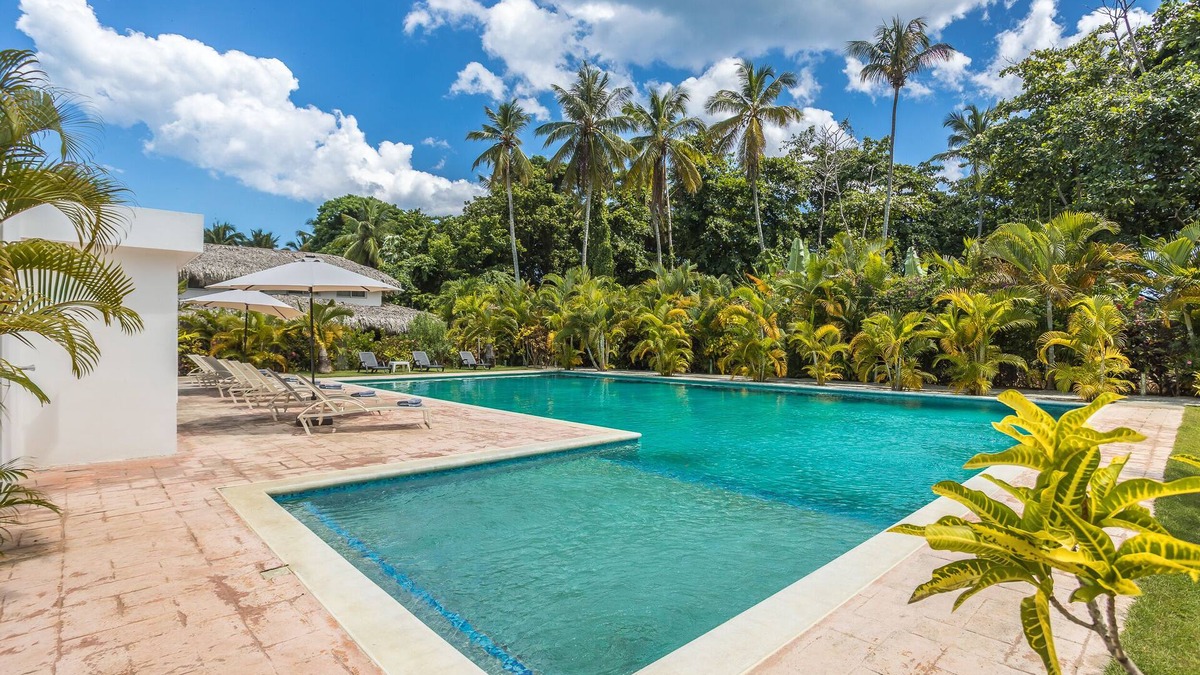 El Centro Villa | Sueños 7 – 2BR Villa with Pool, Starlink Walk to Beach & Shops – Las Terrenas
