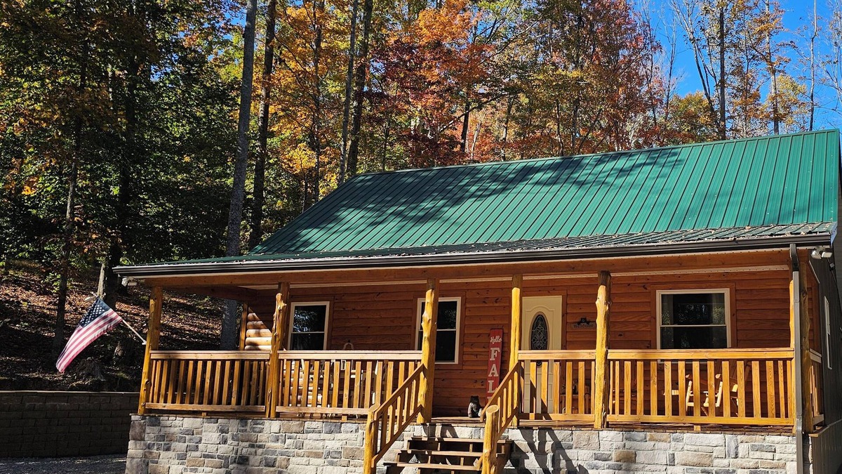 Burkesville Cabin | Sugar Bear Cabin 5 mins from State Park! Fishing, w/boat parking, golf & more!