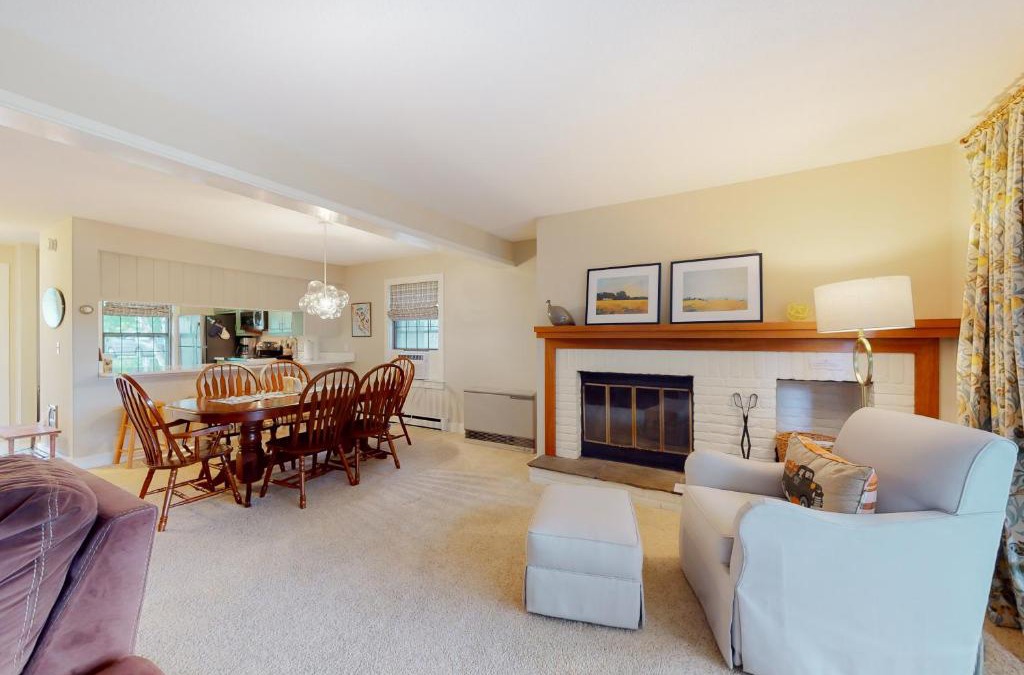 West Hartford Apartment | Sugar Hill Haven