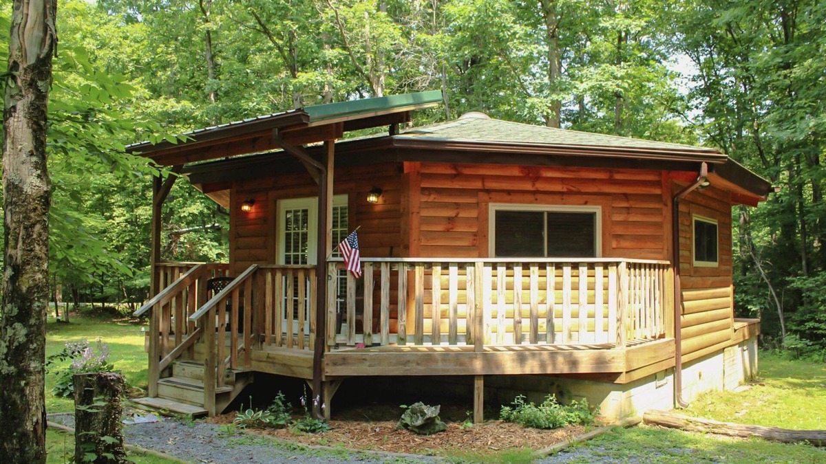 Hico Cabin | Sugar Shack Yurt Romantic and cozy!