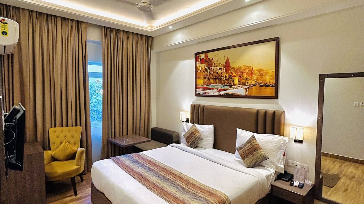 Mahmoorganj Hotel | Sugar Stars Inn