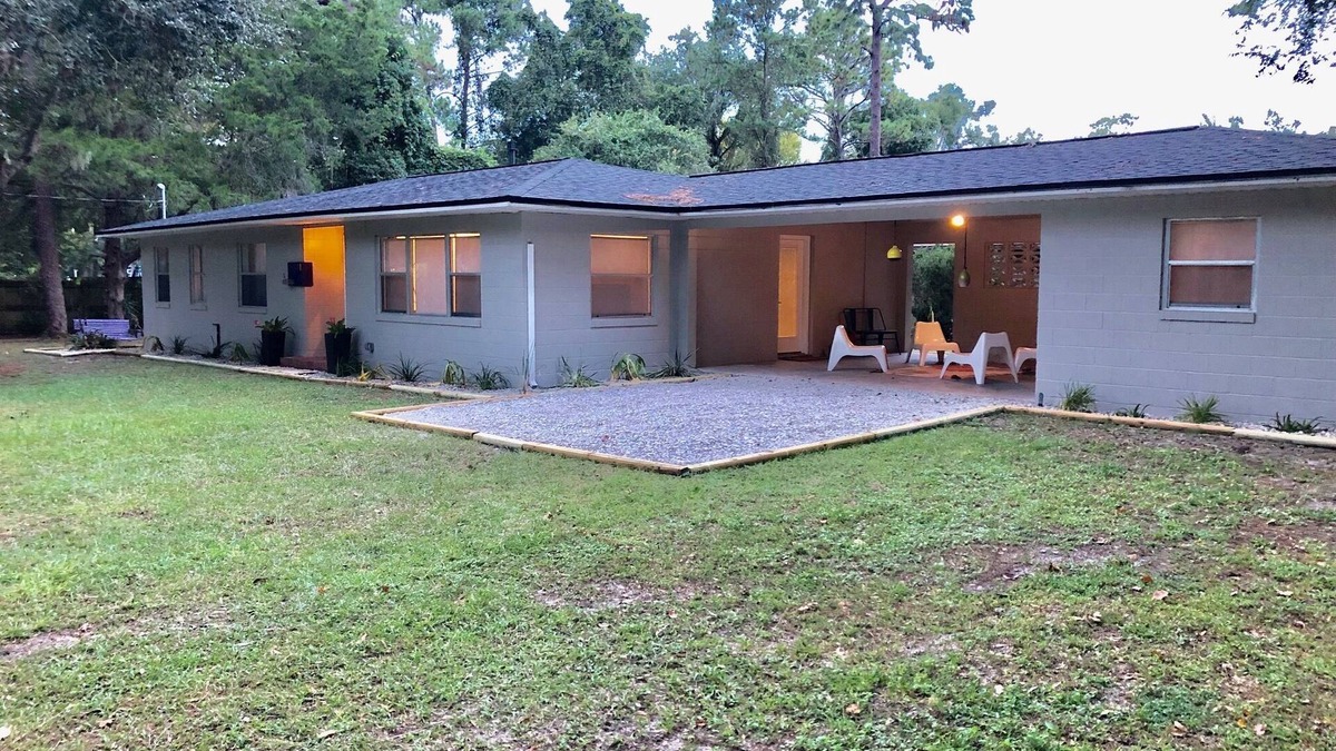 Sugarfoot House | Sugarfoot Home, 2 miles from UF!
