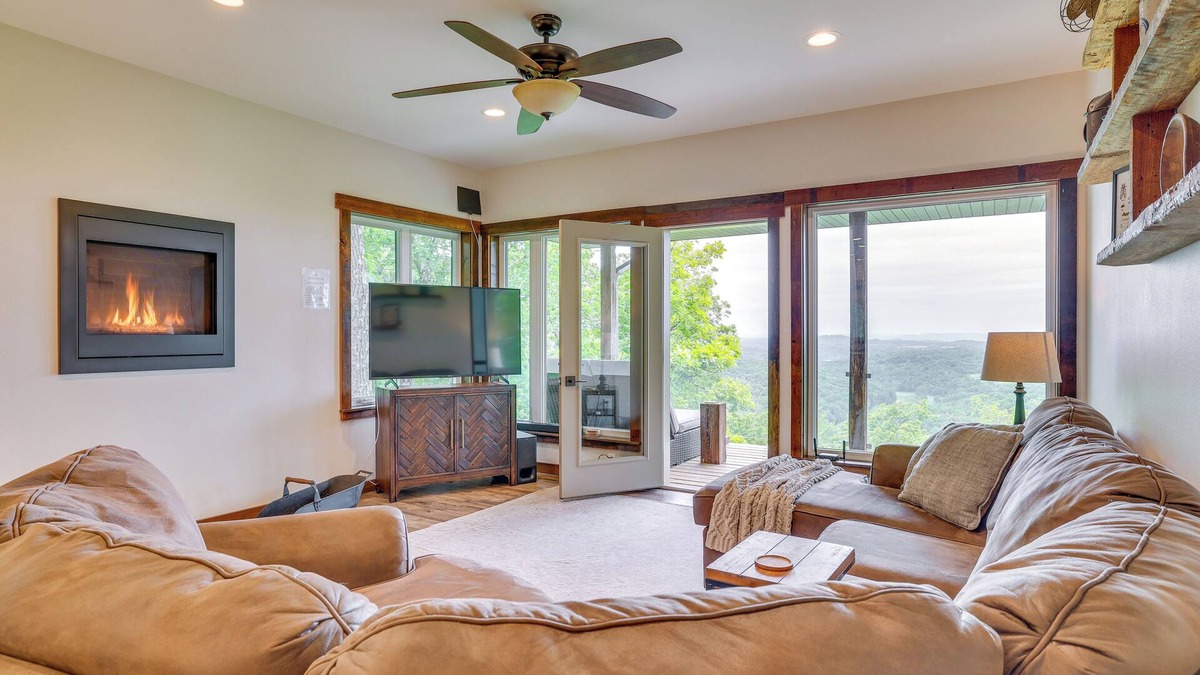 Mindoro House | 'Sugarloaf' House: Scenic Getaway Near La Crosse!