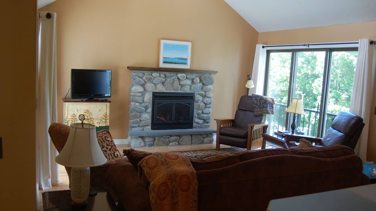Carrabassett Valley Condo | Sugarloaf Mountainside Ski In/Ski Out, 3 Bedroom, 3 Bath Condominium