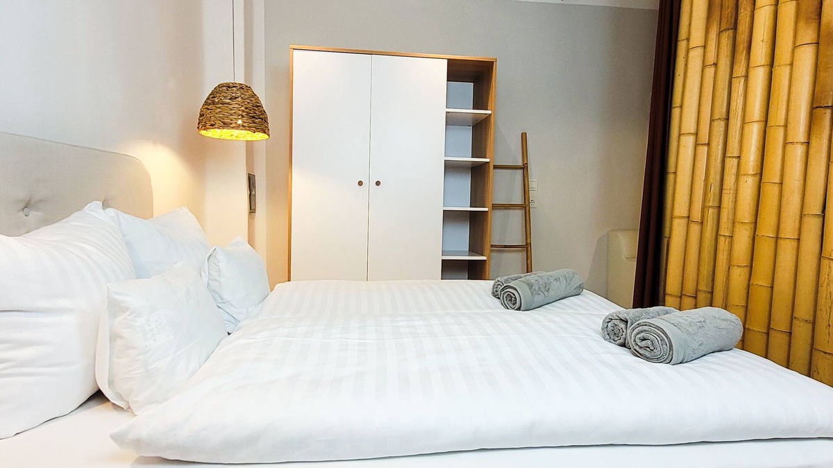 Suhl Apartment | Suhl - Zentral Bahnhof Congress Parkplatz