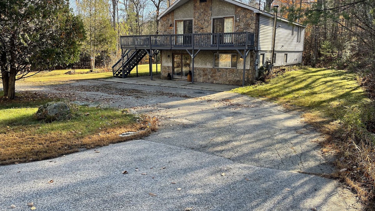 Moultonborough House | Suissevale beach private community 4bed 3 bath 2700 Sq. Ft. Sleeps 8