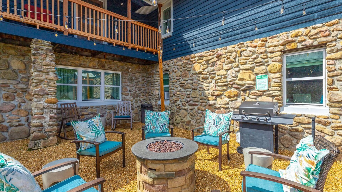 Rock Spring House | Suite 100: 5 BR Suite at Rock Spring Resort