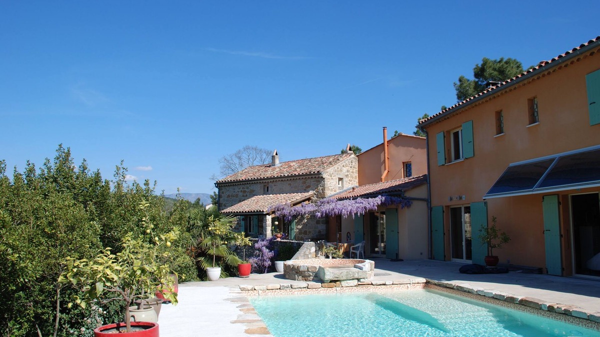 Joyeuse House | Suite 2 blue rooms