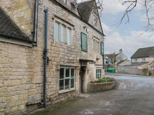 Stroud House | Suite 2