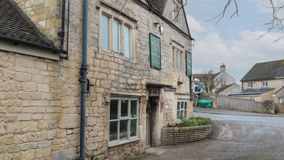 Stroud Cottage | SUITE 2, pet friendly in Whiteshill