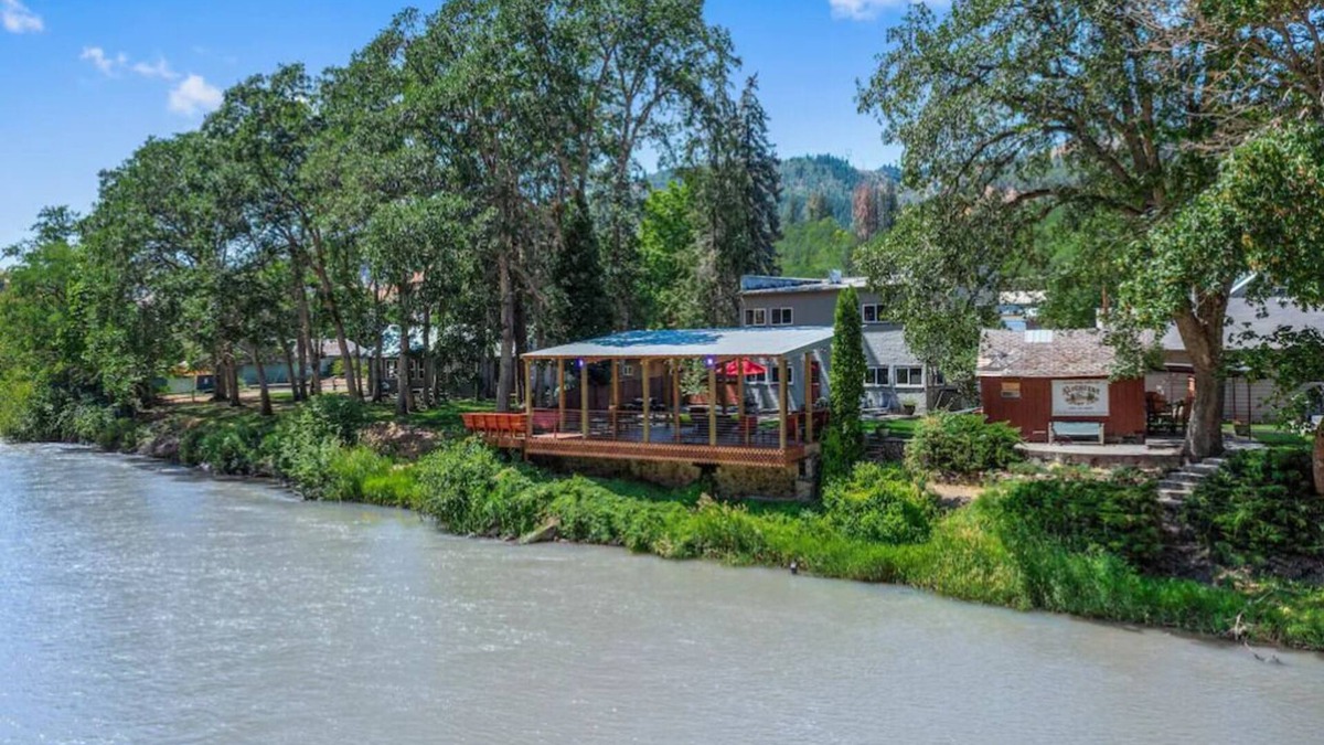 Lyle Apartment | Suite #3 - Klickitat River Inn