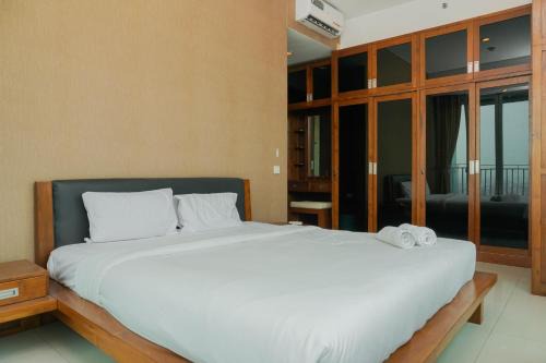 Bangka Apartment | Suite 3BR Kemang Village Apartment By Travelio