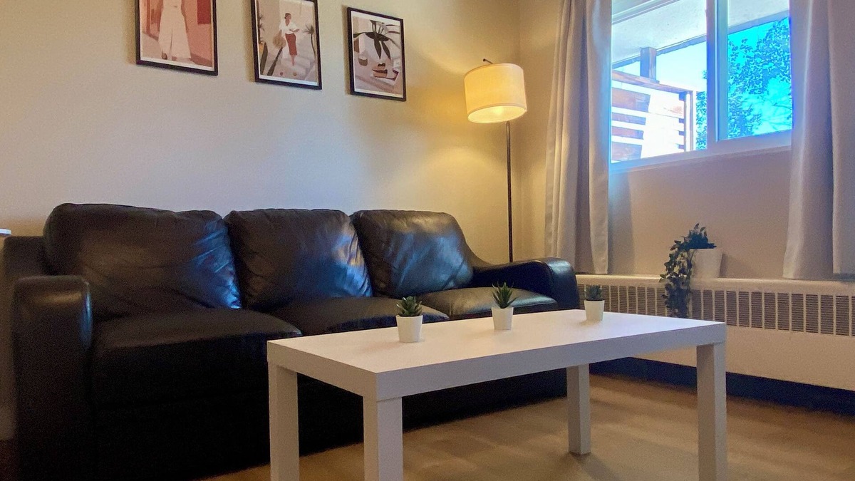 Bluewater Apartment | Suite 4 - Relax in beautiful Bayfield - Only 15min from Grand Bend