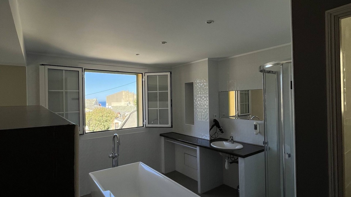 Porticciolo Apartment | Suite Avec Terrasse au Centre D'un Port de Pêche