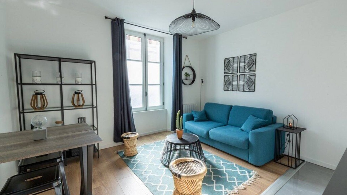 Epernay Apartment | Suite Basquiat - 2 Personnes A 2 Minutes à Pieds de L'avenue de Champagne !
