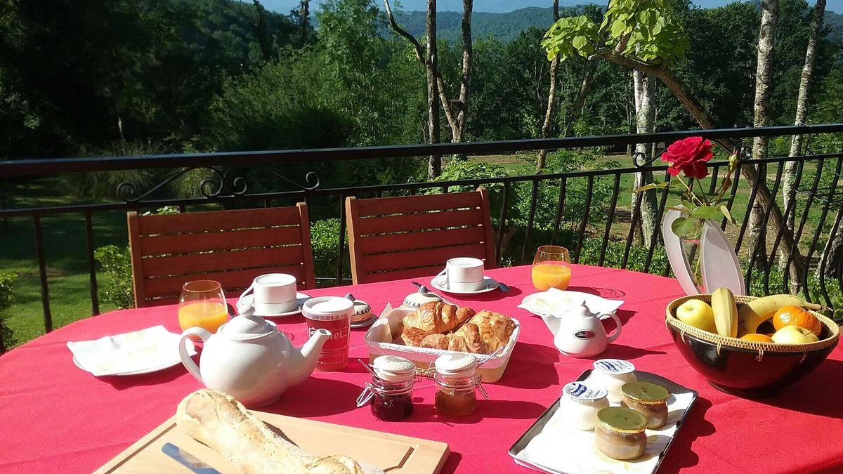 Tournay Bed & Breakfast | Suite Chambre D'hôte Avec Piscine vue sur les Pyrénées