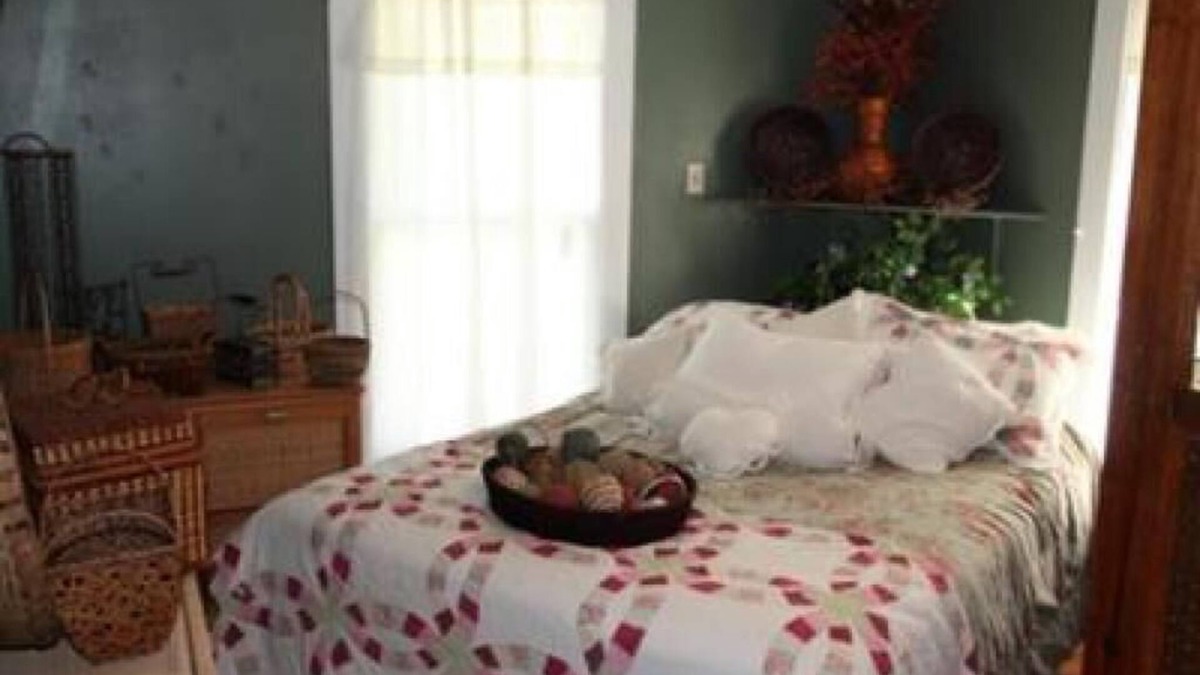 San Angelo Bed & Breakfast | Suite, Courtyard view at Music Garden Mansion