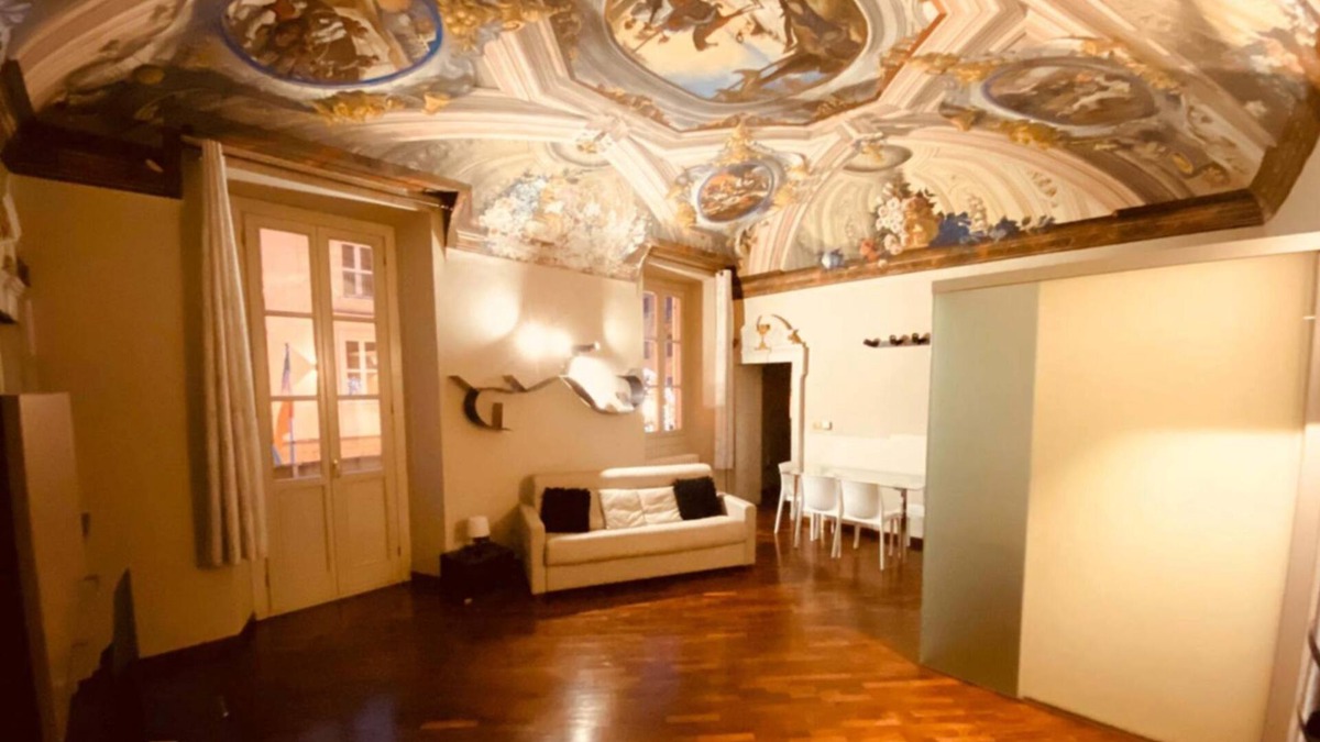 Valenza Apartment | Suite Deluxe con Affresco 2