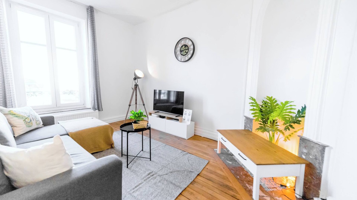 Saint-Pierre - Rene II - Bonsecours Apartment | Suite double Fabriques, central, parking nearby