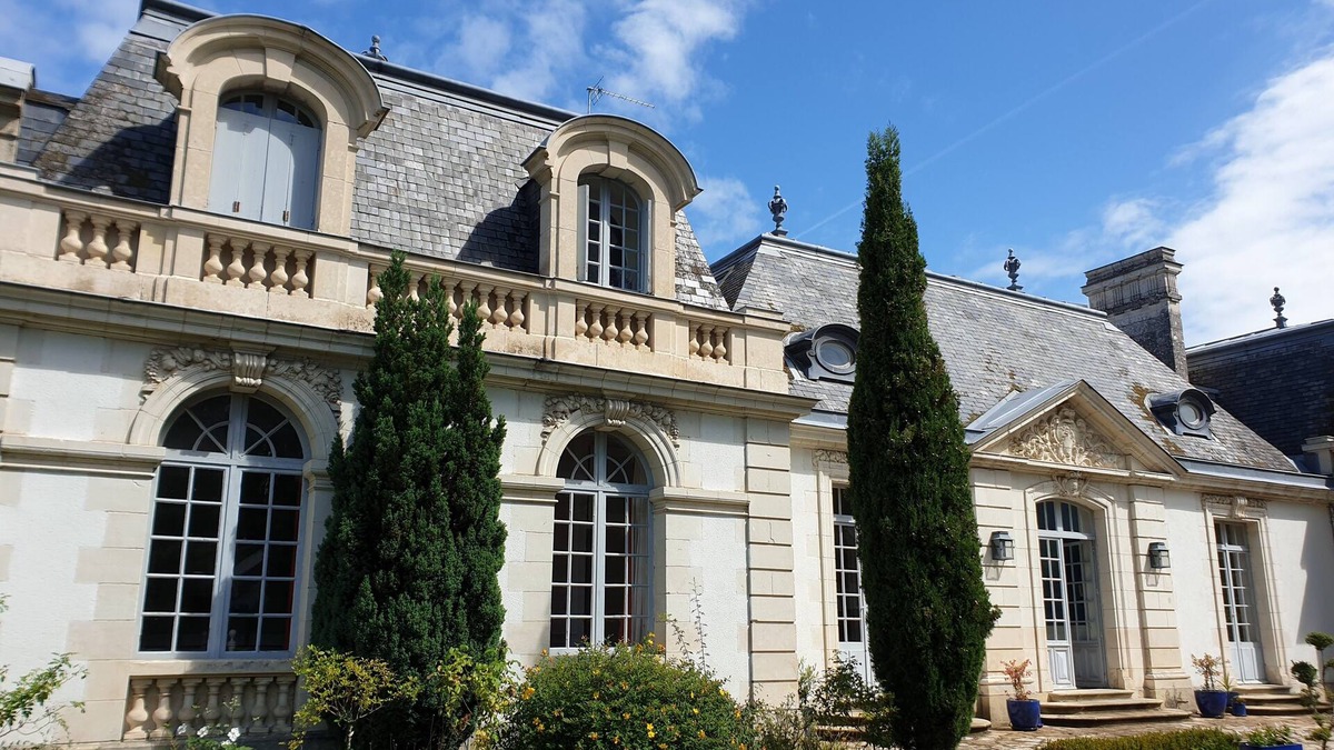 Saint-Avertin Bed & Breakfast | Suite en Rez-de-chaussée Dans Authentique Demeure Tourangelle du 18è Siècle