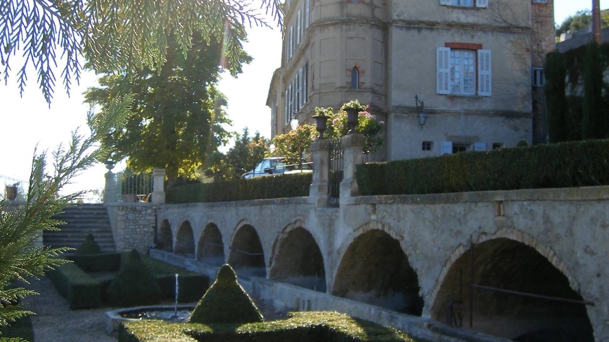 Valensole House | Suite "Eugenie" in the heart of the Castle (capacity 3)