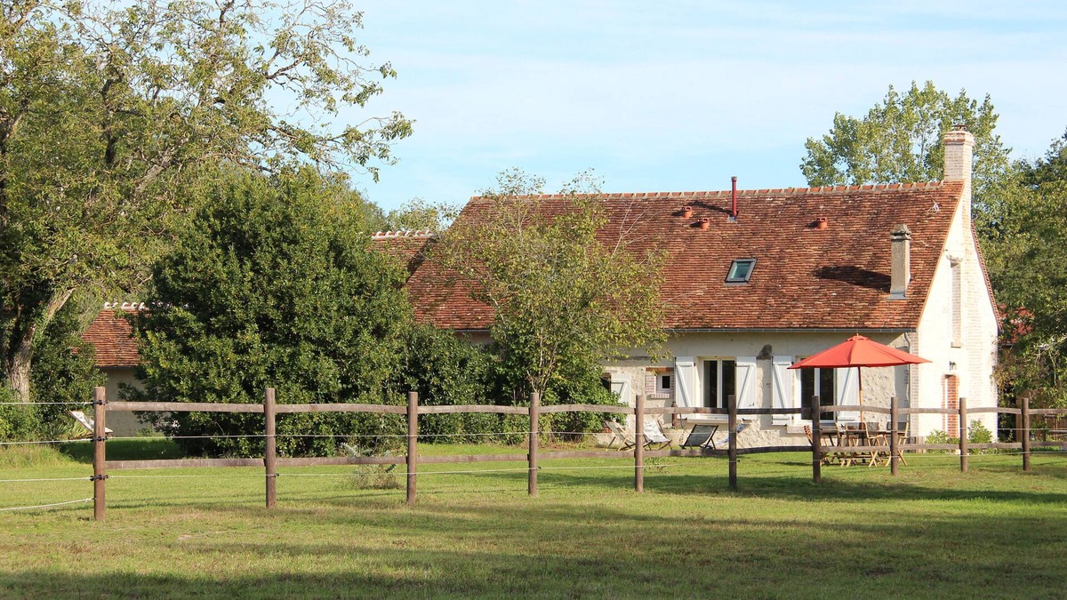 Fontaines-en-Sologne Apartment | Suite Familiale Avec Jardin Entre Chambord et Cheverny. Idéal Pour les Familles