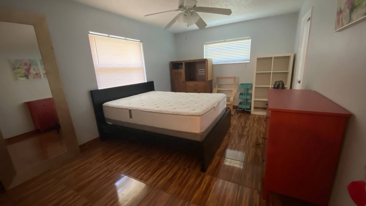 Ocoee House | Suite for rent 25 minutes from Disney and 20 minutes from UCF.