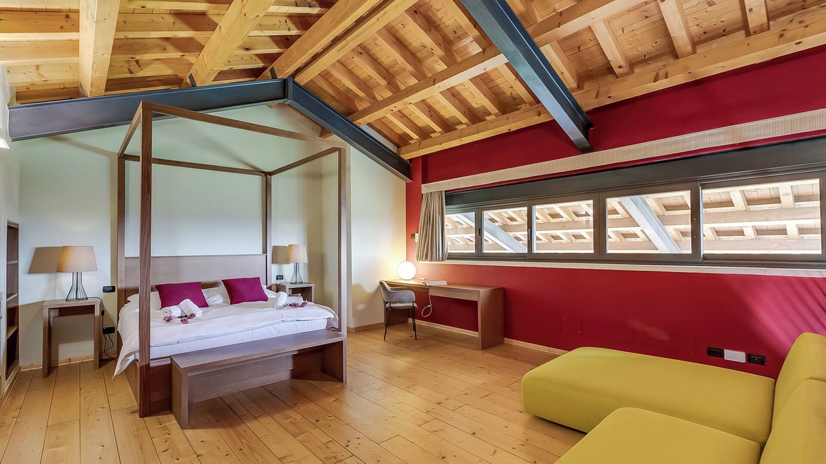San Benedetto di Lugana Hotel | Suite Grand Ballon - Almavite, Desenzano Del Garda, Italy