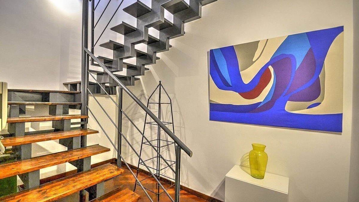 Historical Downtown Salerno Apartment | Suite Hermes: An elegant and modern studio apartment located in the center of Salerno, with Free WI-FI.