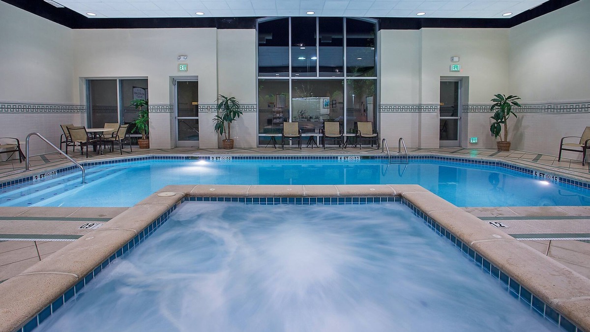 Downtown Chattanooga Condo | Suite in Downtown Chattanooga | Hot Tub Access