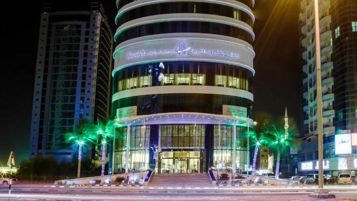 Al-Fujairah House | Suite in Fujairah Bay with Rooftop Pools