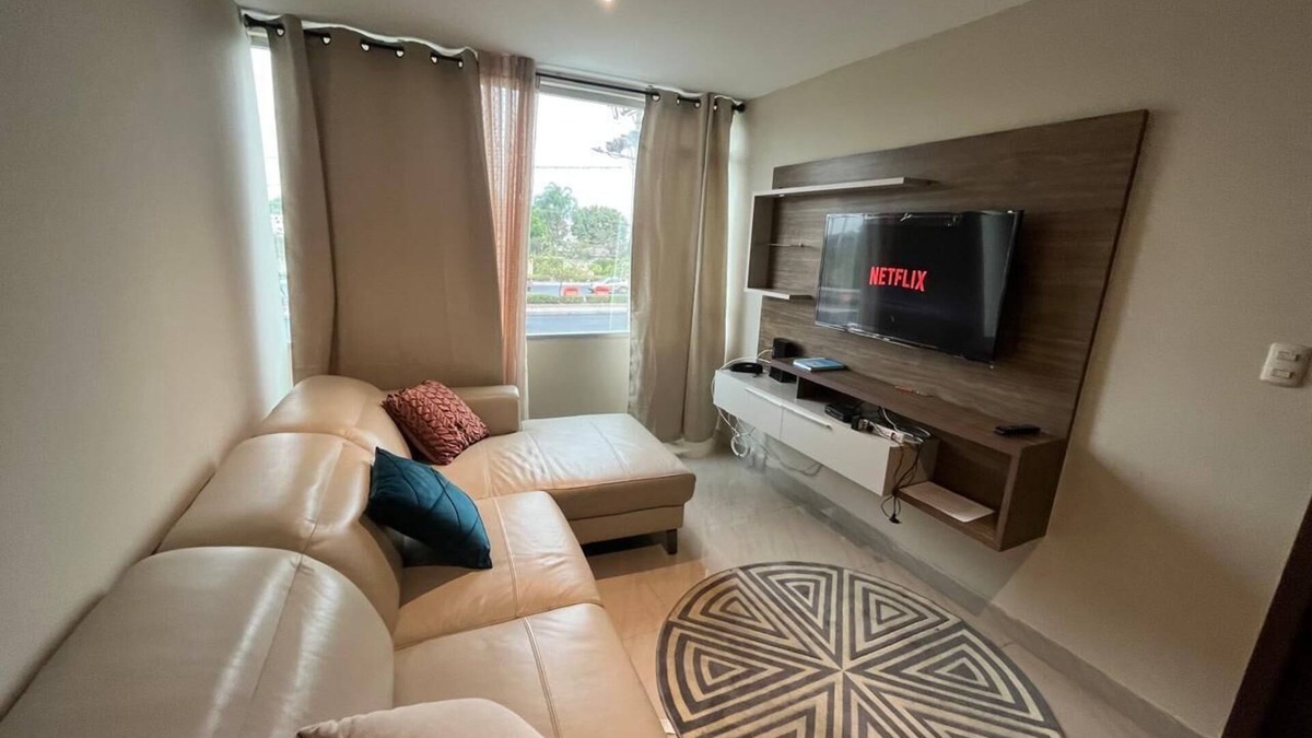 Samborondon Apartment | Suite in Samborondon Plaza building km 1.5 Via Samborondon