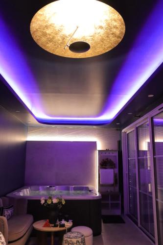 Chauviniere Bed & Breakfast | Suite Jacuzzi privatif Li Li et Rose