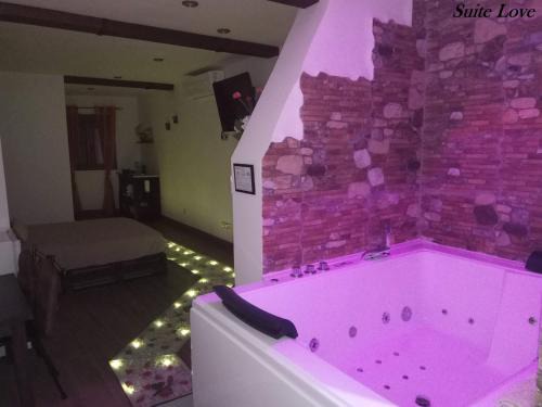 Uceda Apartment | Suite Love Jacuzzi (Casas Toya)