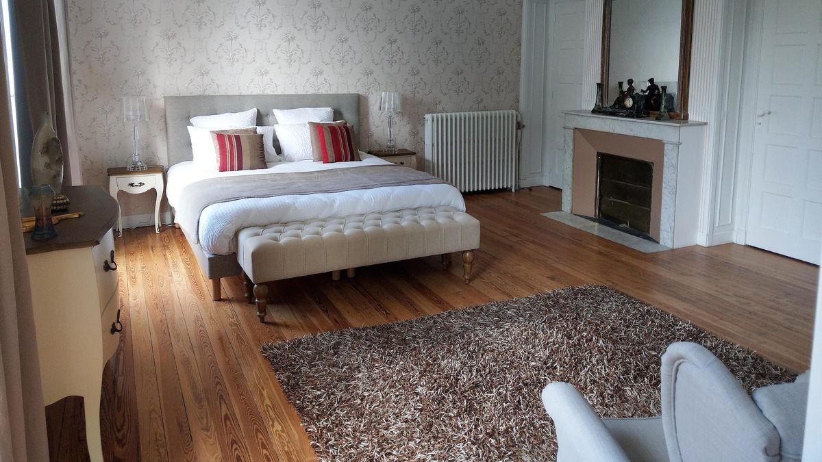 Labruguiere House | Suite-Luxury-Ensuite with Shower-Park view