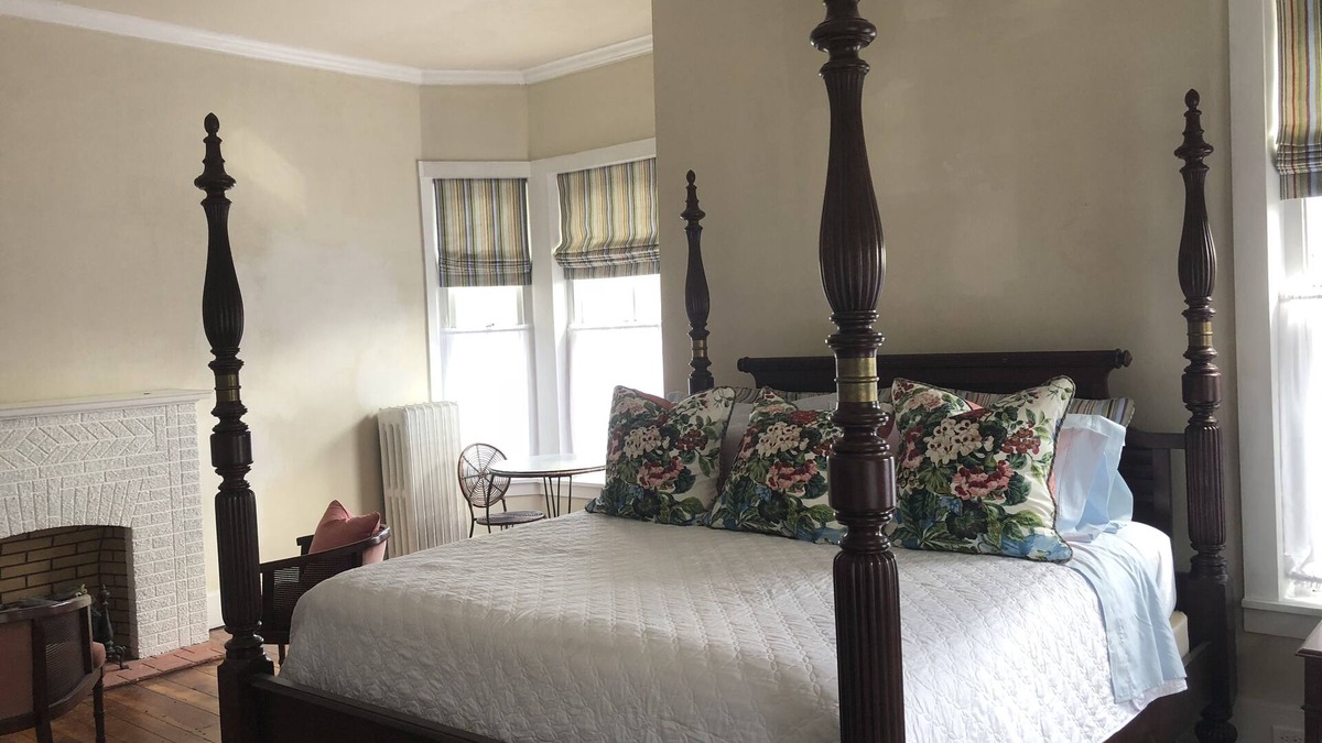 Selinsgrove Bed & Breakfast | Suite MaryAnne - Second Floor Guest Suite